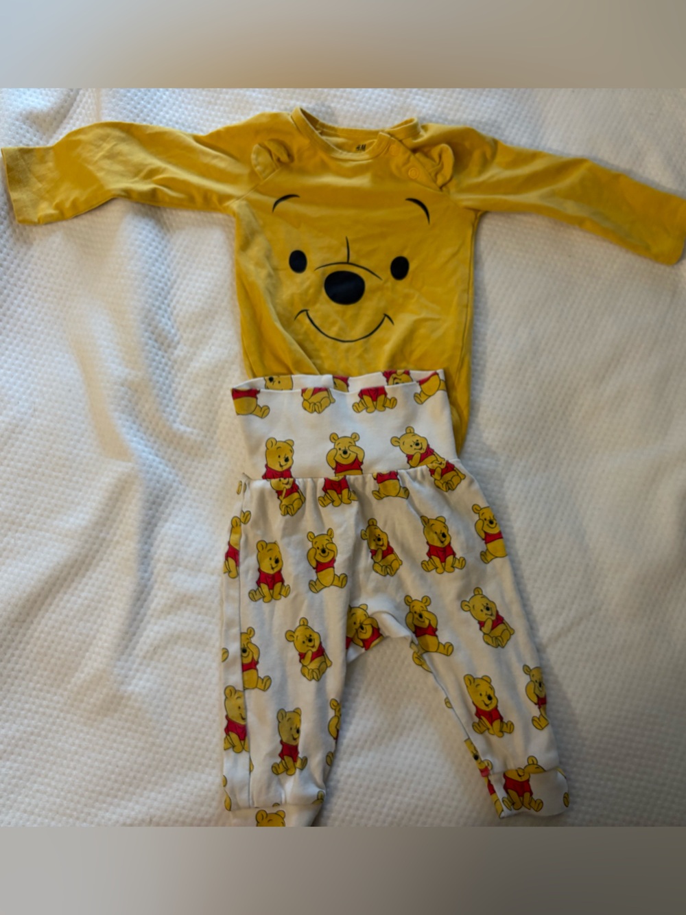 H&M Winnie the Pooh 🐻🍯 Yellow Baby Two-Piece Set